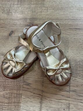 Felix & Flora Girls' Metallic Gold Bow Sandals